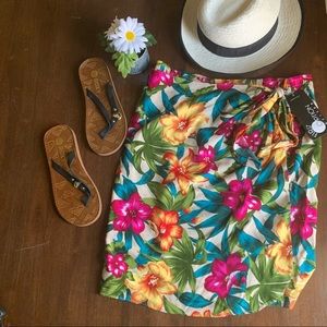 First Option Petite Floral Wrap Skirt Medium NWT